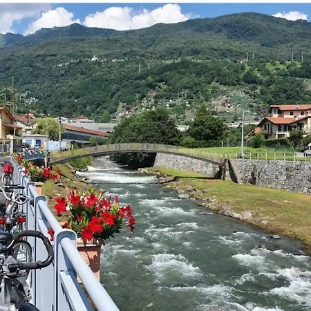 Art Music House 5 Minutes Walk * 东戈