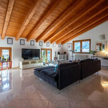 Art Music House 5 Minutes Walk