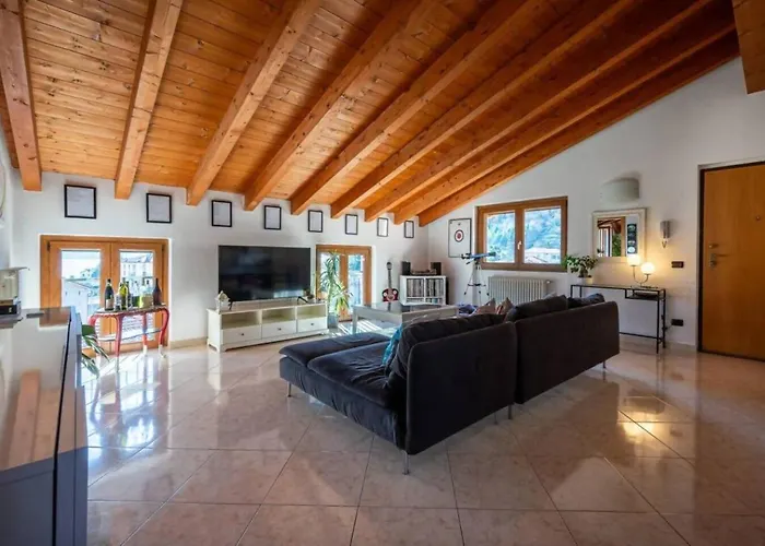 Art Music House 5 Minutes Walk