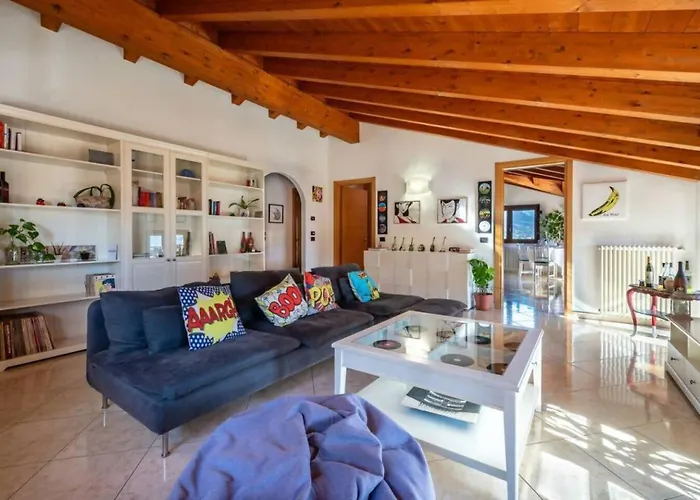 Art Music House 5 Minutes Walk *