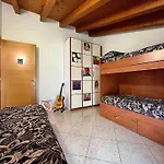 Apartment Art Music House 5 Minutes Walk Dongo