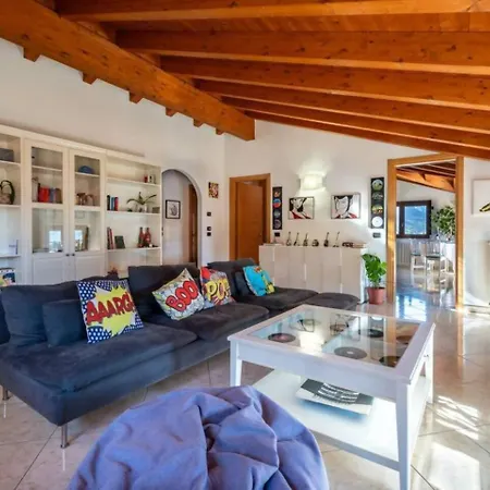 Art Music House 5 Minutes Walk *