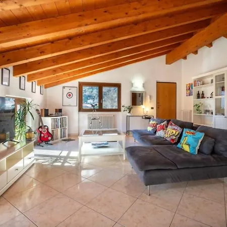 Art Music House 5 Minutes Walk Apartment *