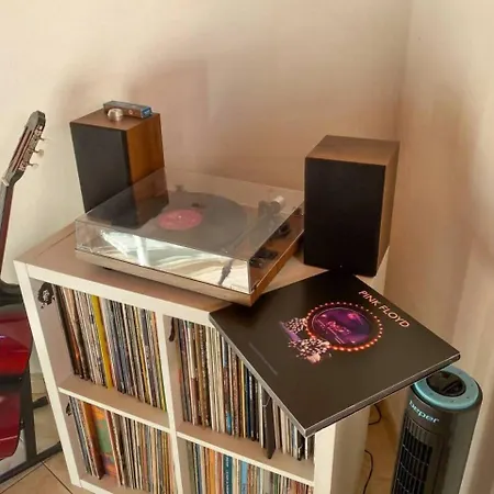 Apartment Art Music House 5 Minutes Walk *