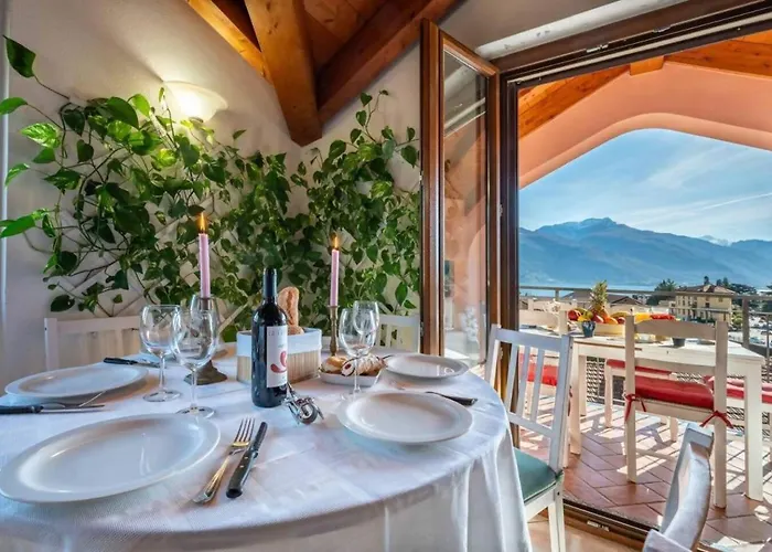 Art Music House 5 Minutes Walk Apartman