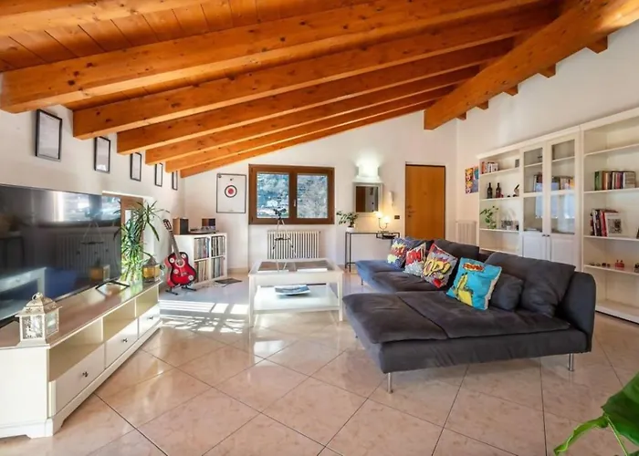 Art Music House 5 Minutes Walk Apartman *